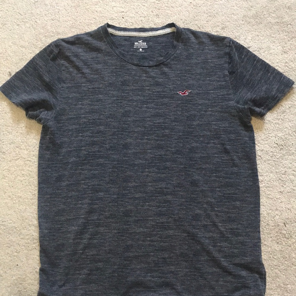 Hollister men’s tee